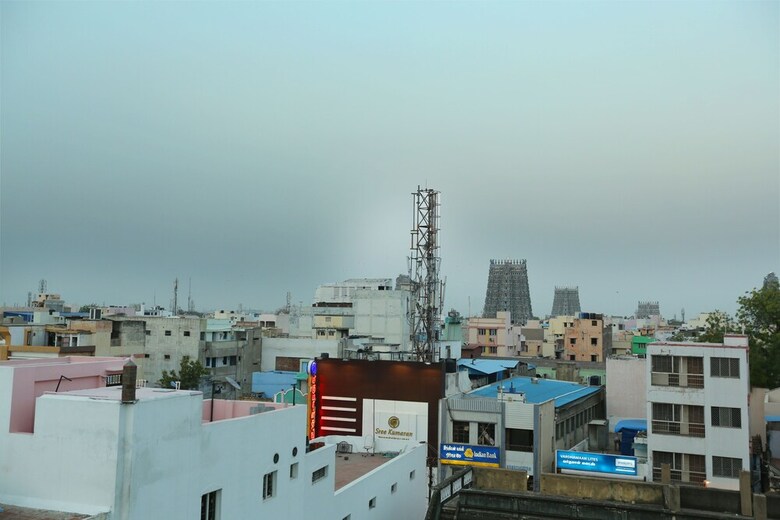 Oyo 37750 Hotel Boopathi International