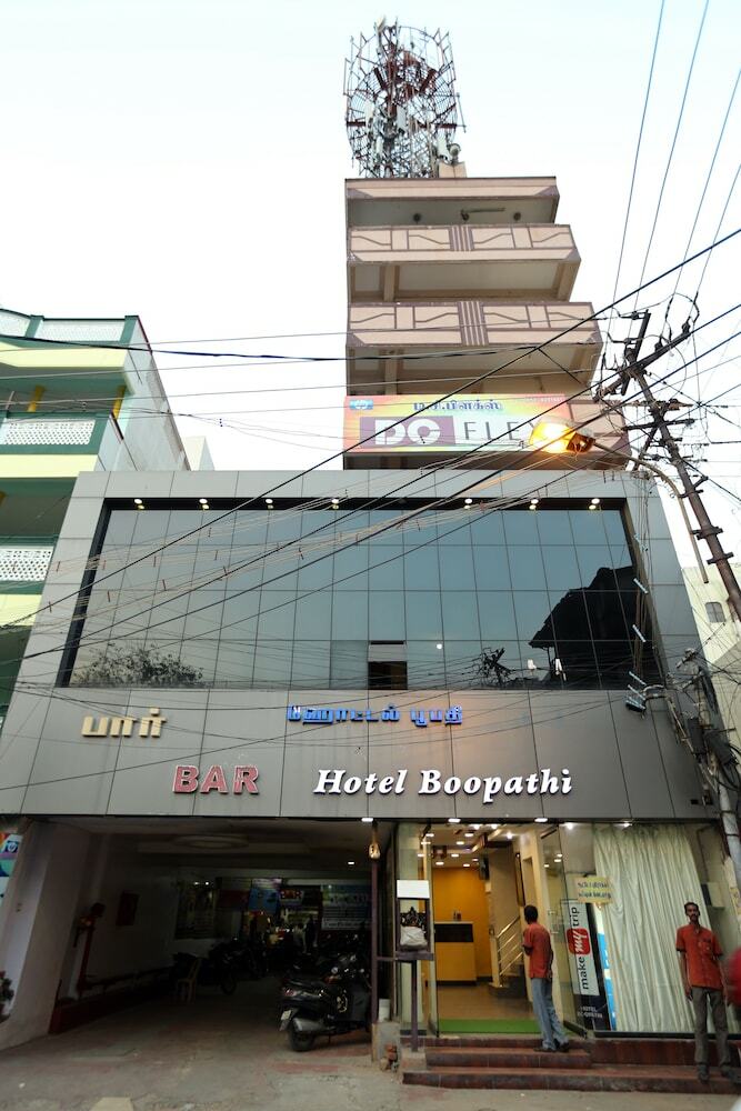 Oyo 37750 Hotel Boopathi International