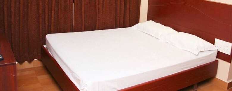 Oyo 37750 Hotel Boopathi International