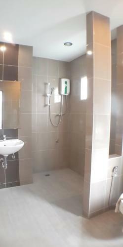 J2 Hotel Maesot