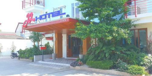 J2 Hotel Maesot