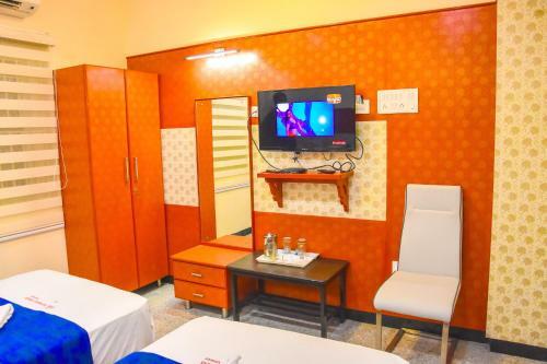 Hotel Rathnavel Towers