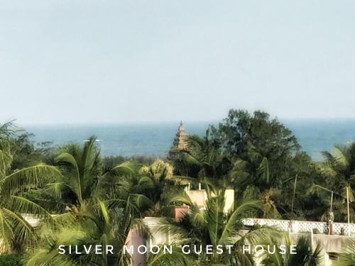 Hostal Silver Moon Guest House