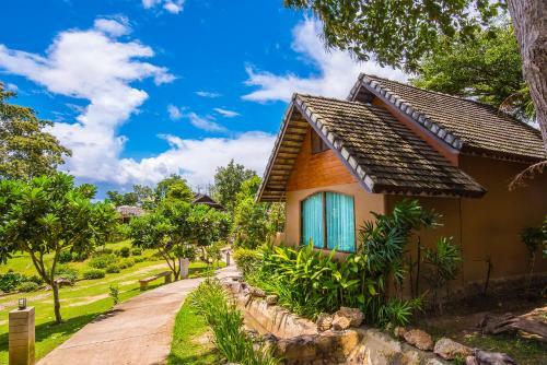 Hotel E-outfitting Pai Resort