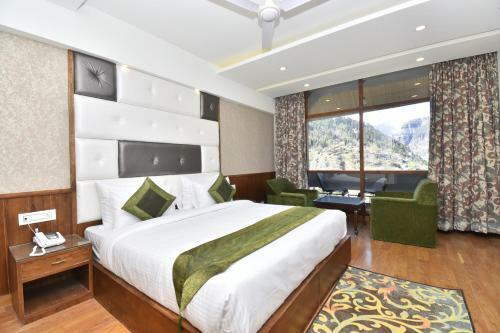 Hotel Snowcrests Manor, Manali