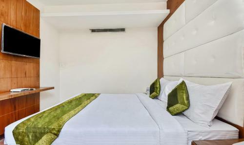 Hotel Snowcrests Manor, Manali