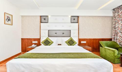Hotel Snowcrests Manor, Manali