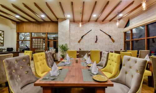 Hotel Snowcrests Manor, Manali