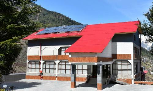 Hotel Snowcrests Manor, Manali
