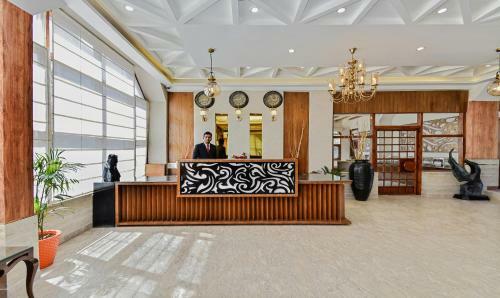 Hotel Snowcrests Manor, Manali