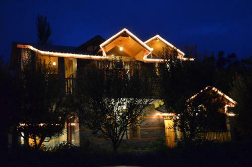 Lodge Tree Hill Cottages