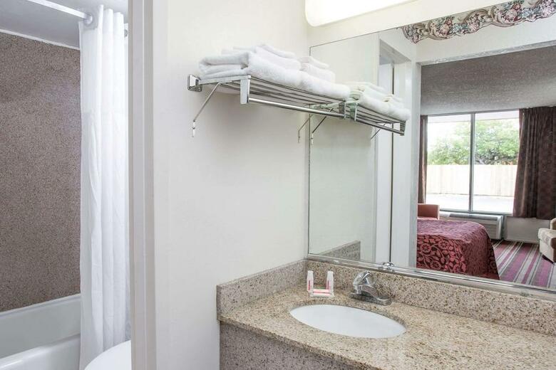 Hotel Days Inn South