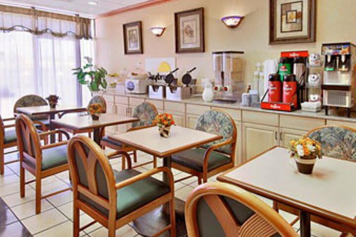 Hotel Days Inn South