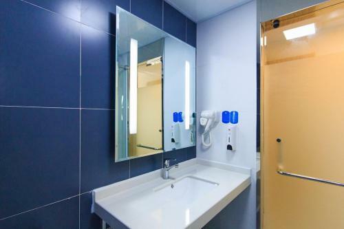 Hotel Hanting Express Hangzhou Binwen Road