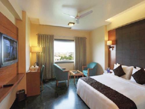 Hotel Brijwasi Lands Inn