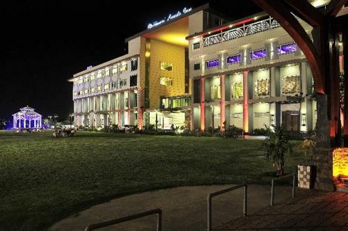 Hotel Brijwasi Lands Inn