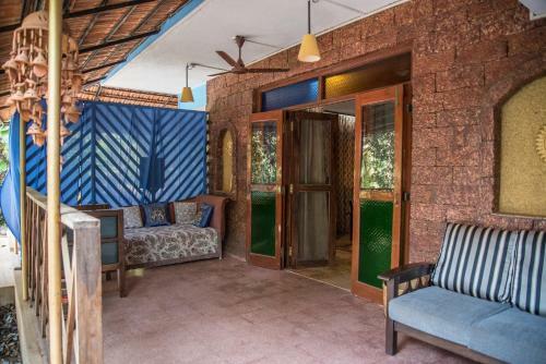 Papa Jolly's Boutique Hotel