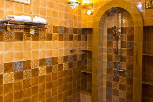 Papa Jolly's Boutique Hotel