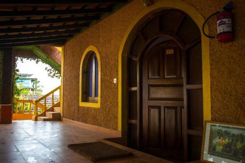 Papa Jolly's Boutique Hotel