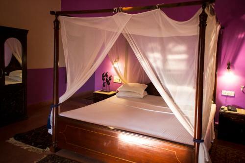 Papa Jolly's Boutique Hotel