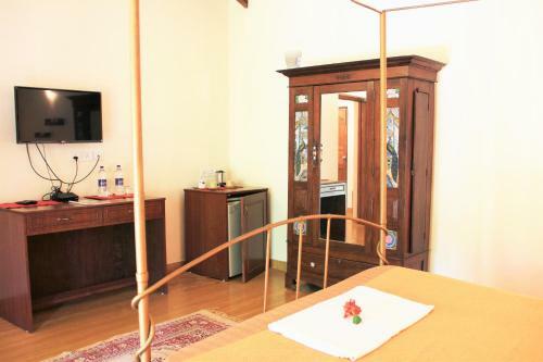 Papa Jolly's Boutique Hotel