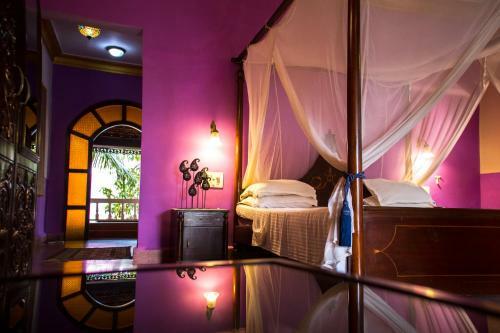 Papa Jolly's Boutique Hotel