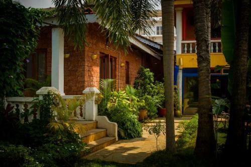 Papa Jolly's Boutique Hotel
