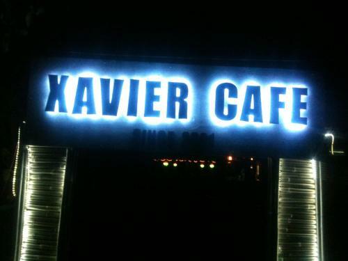 Xaviers Cafe & Beach Huts