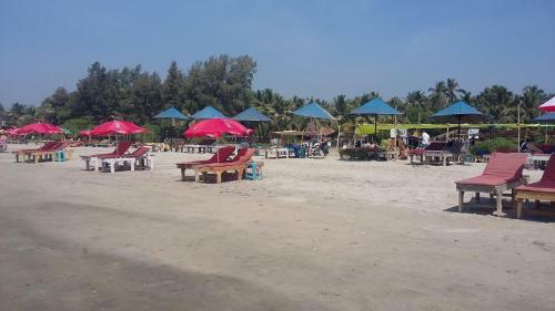 Xaviers Cafe & Beach Huts