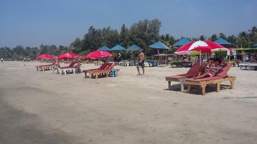 Xaviers Cafe & Beach Huts