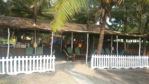 Xaviers Cafe & Beach Huts