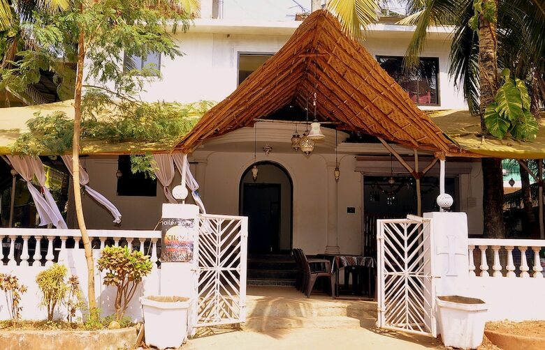 Majhi Hotel