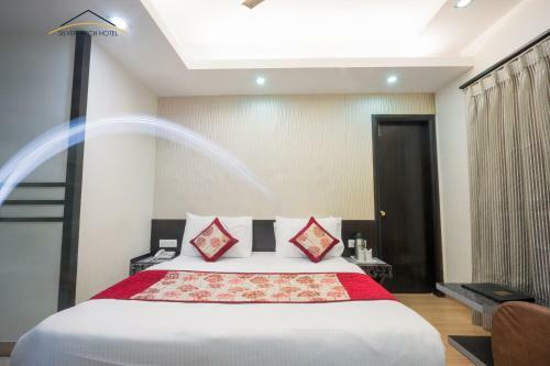 Silver Arch Hotel