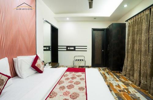 Silver Arch Hotel