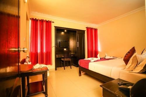 Hotel Emerald Inn
