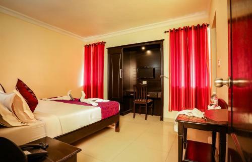 Hotel Emerald Inn