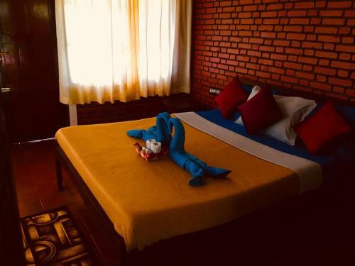 Hostal Clouds Land