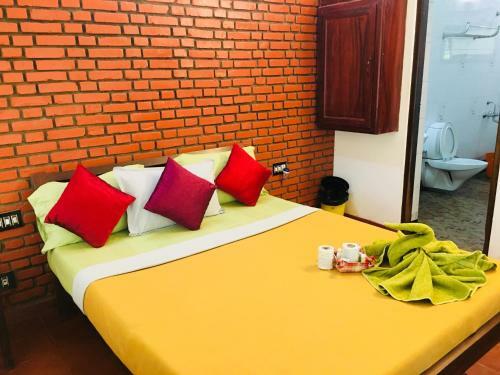 Hostal Clouds Land