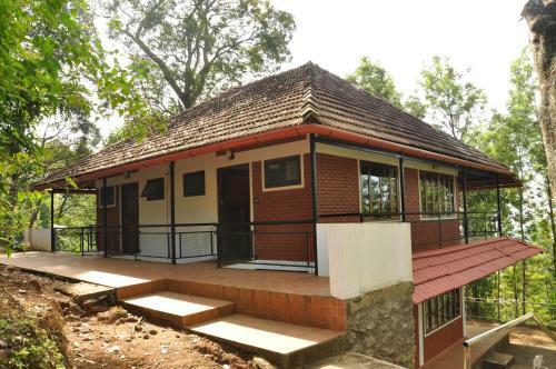 Hostal Clouds Land