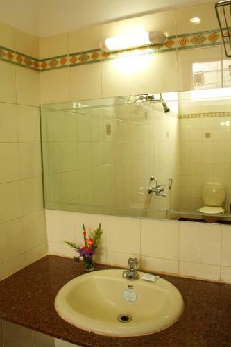 Bed & Breakfast Suhashini Palace