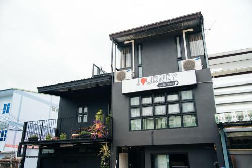 Journey Hostel Surat