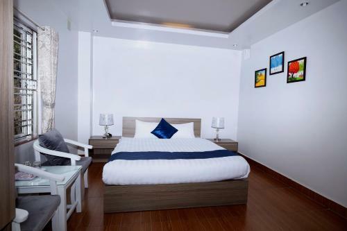 Catba Central Hotel 2