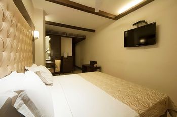 Hotel Metropolis Tourist Home