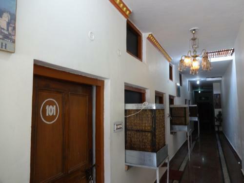 Hotel Monarch Rama