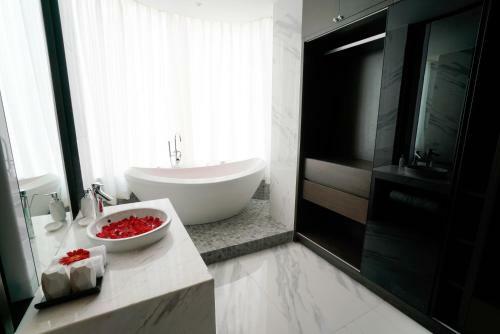 Cherie Hotel