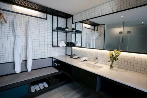 Cherie Hotel