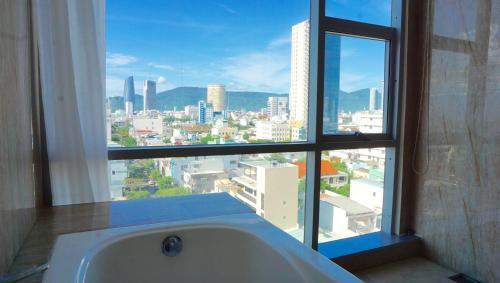 Nhat Linh Da Nang Hotel