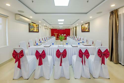 Golden Star Hotel
