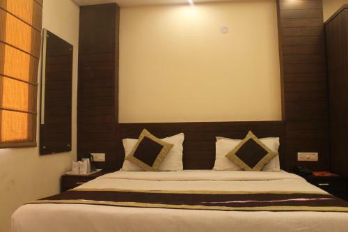 Hotel Paradise Inn