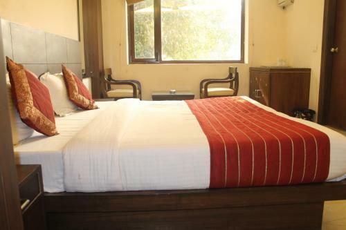 Hotel Paradise Inn